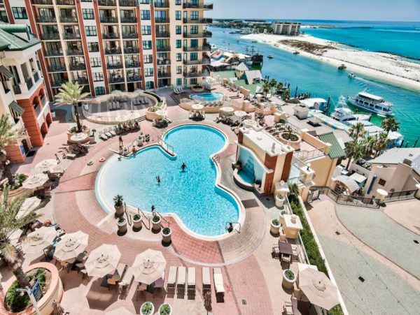 Penthouse Condo in Destin 3-Bedroom- Stunning Bay Views